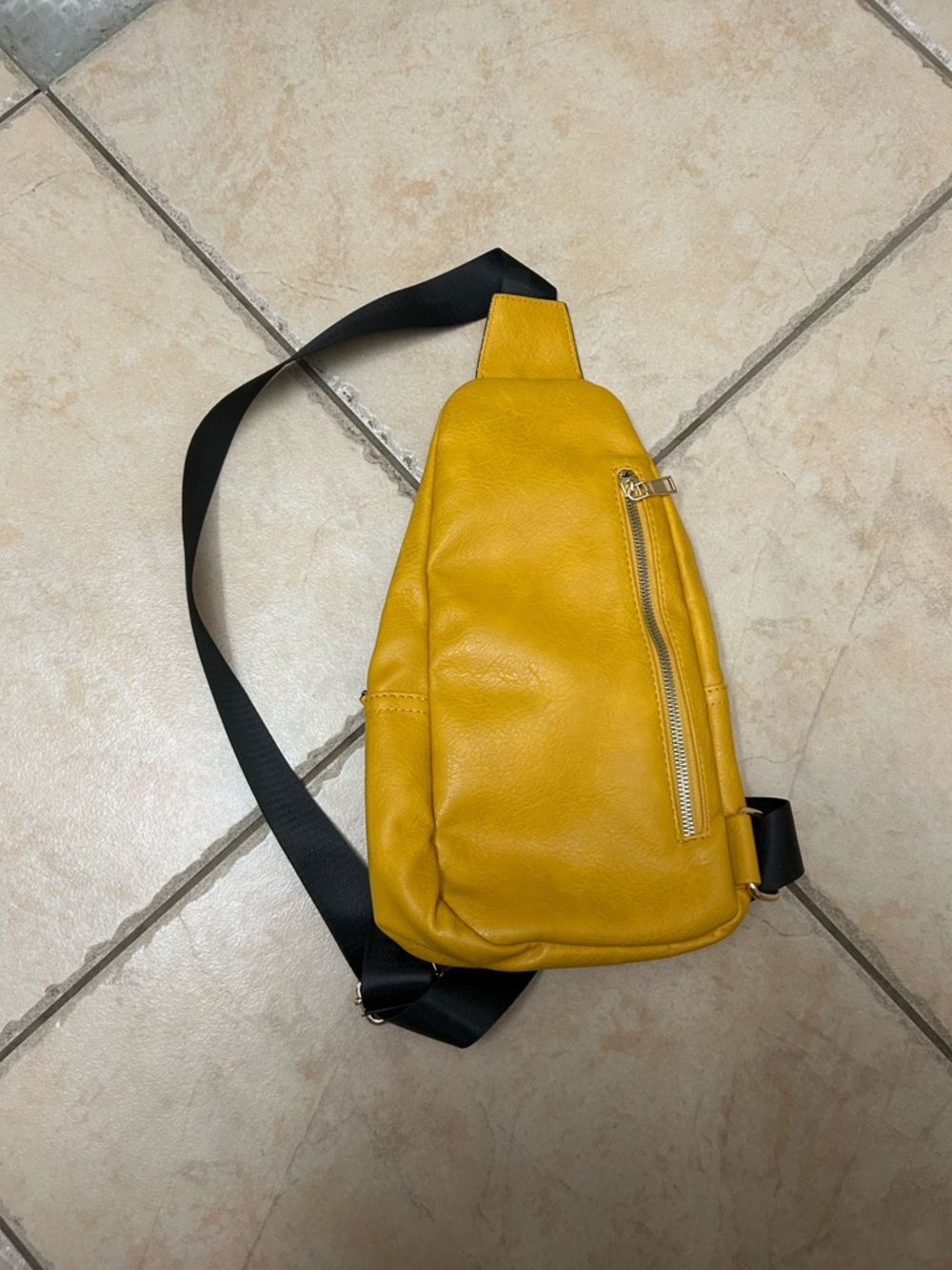 Yellow Leather Sling Travel Bag - Unbranded - Picture 5 of 6